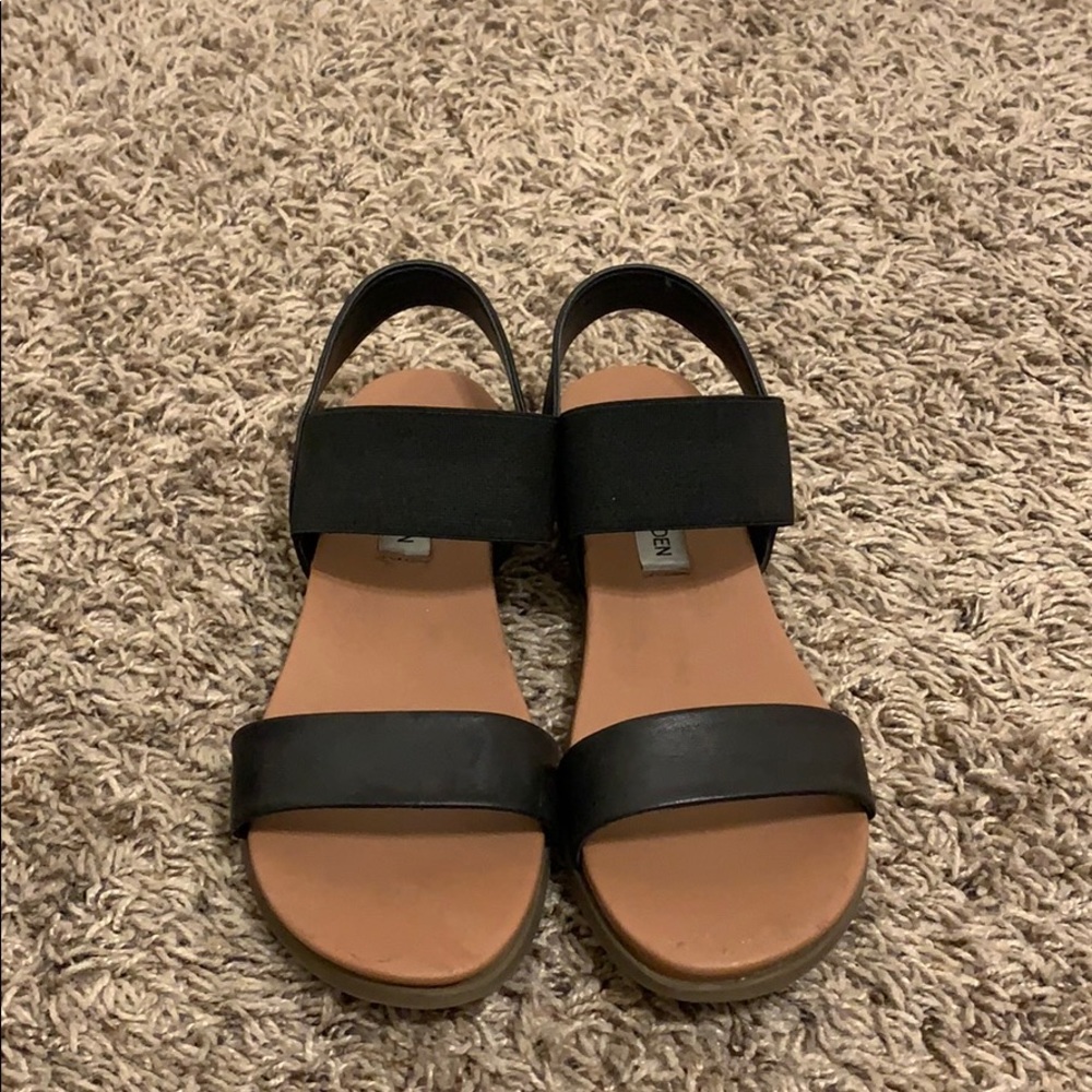 black steve madden sandals